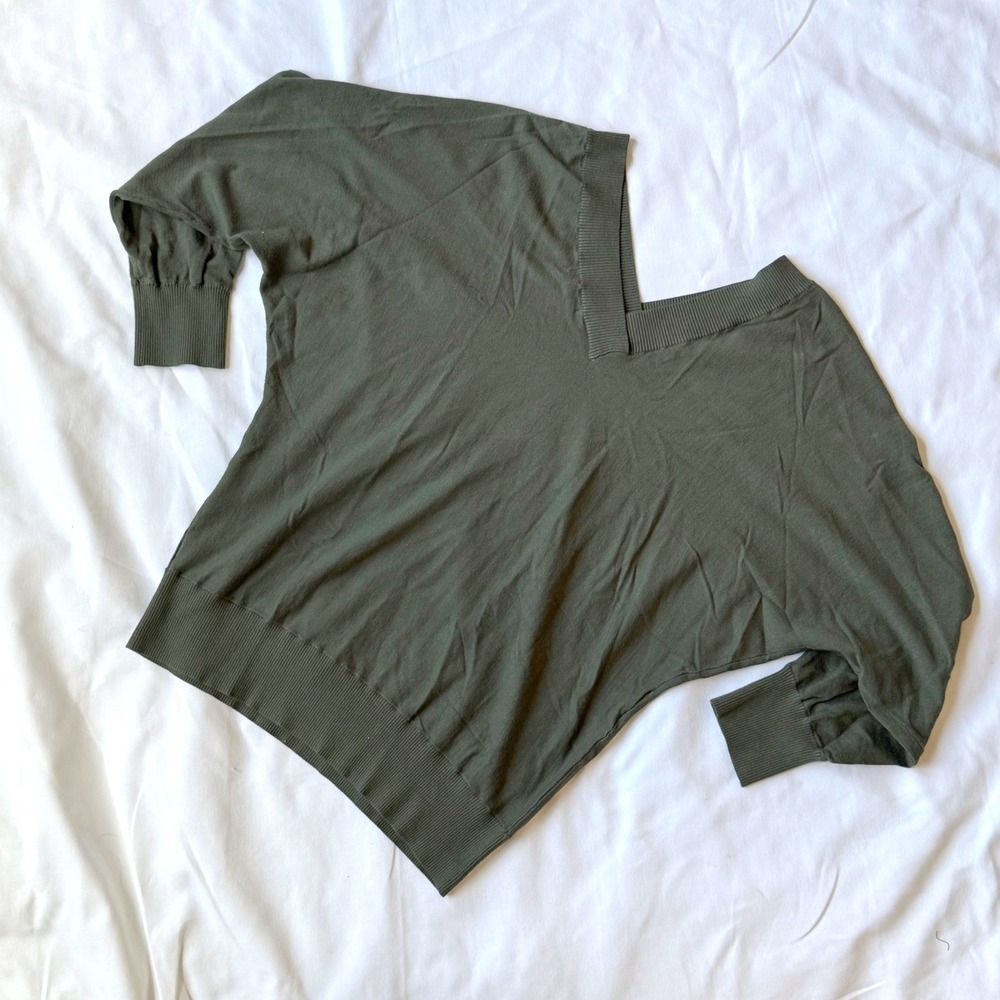 Universal Standard V-Neck Sweater Women's Size M Green Viscose Minimalist